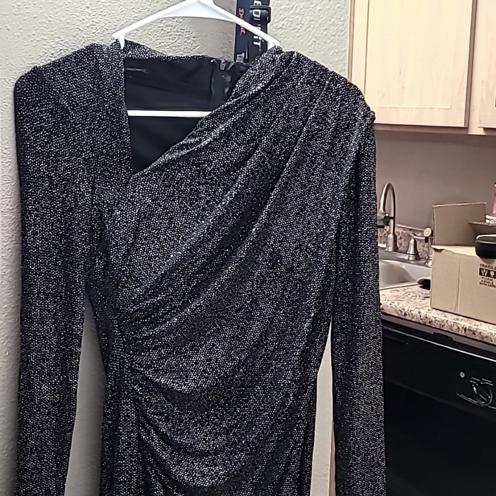 PREMIER AMOUR COCKTELL DRESS. BLACK, SIZE 8